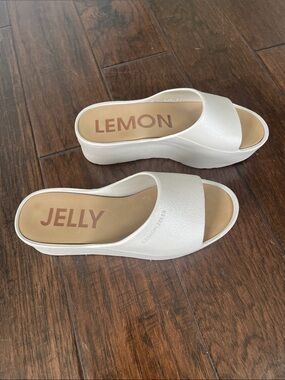Lemon Jelly Women's Cream Slide Platform Sandals